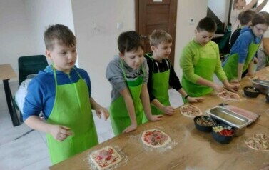 Wycieczka na film "Akademia Pana Kleksa" oraz w pizzerii. 4