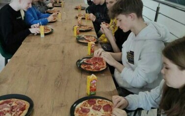 Wycieczka na film "Akademia Pana Kleksa" oraz w pizzerii. 13