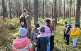 Wizyta przedszkolak&oacute;w do Nadleśnictwa w Dąbr&oacute;wce 2
