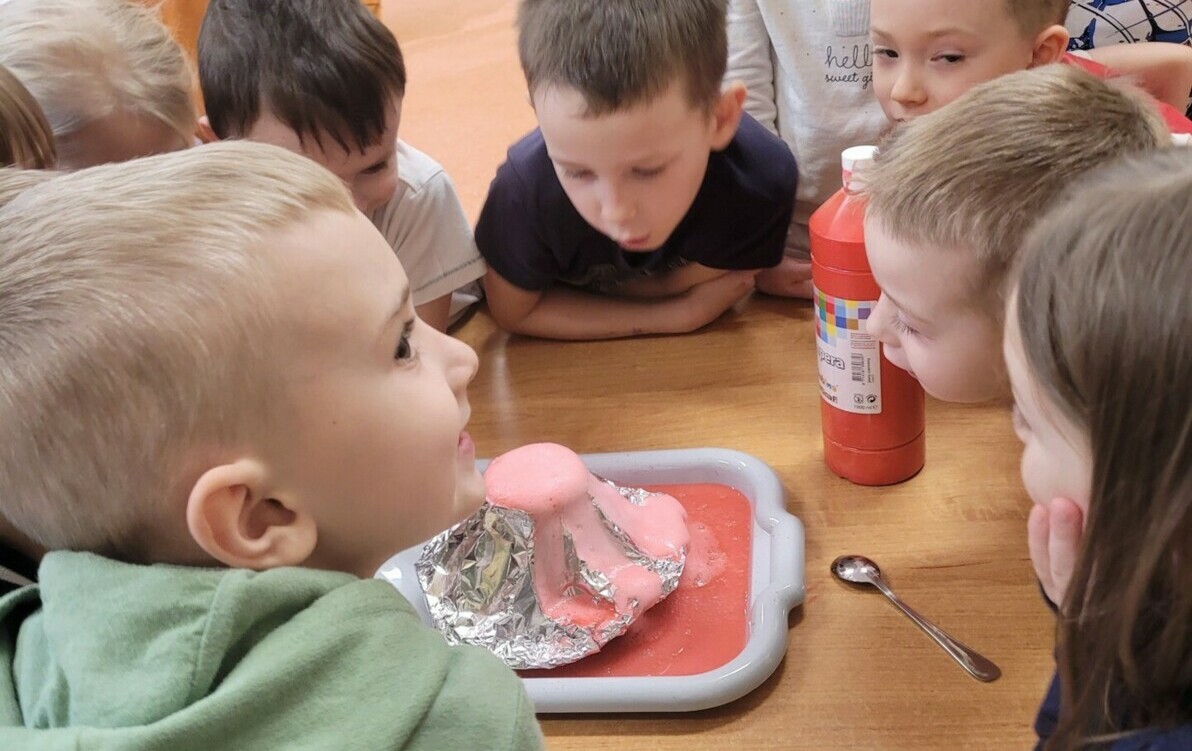Zdjęcie do Tydzień eksperyment&oacute;w w przedszkolu