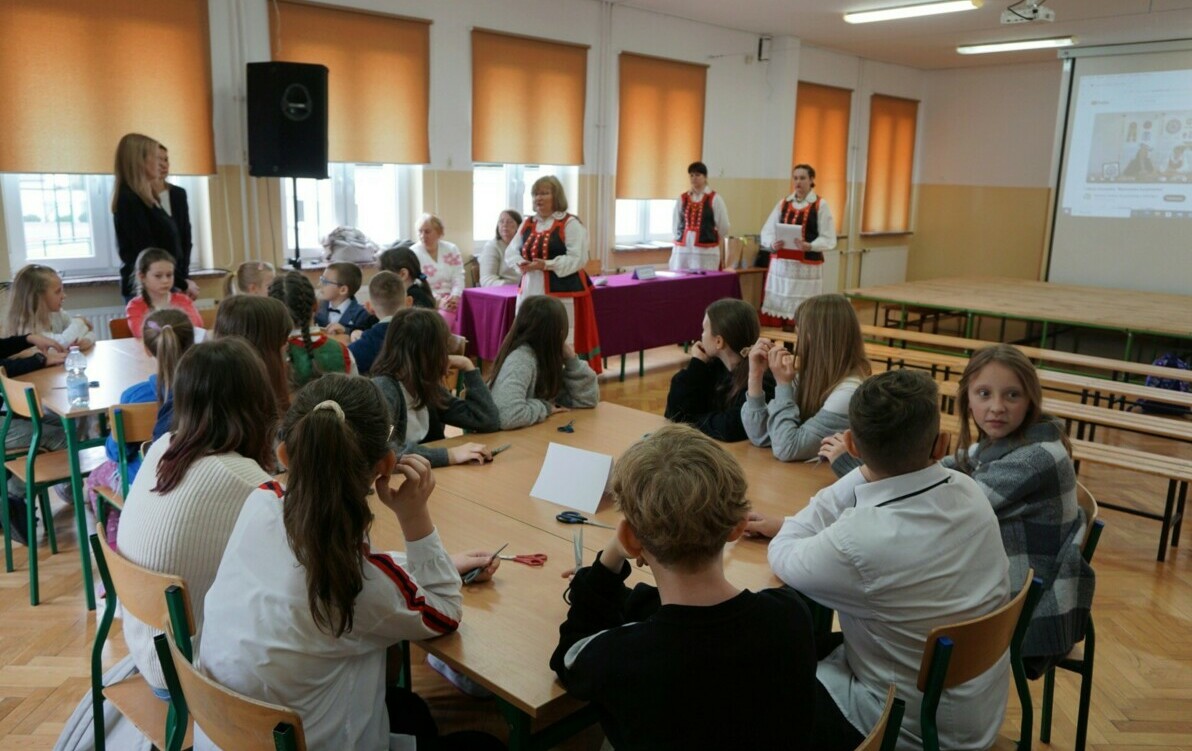 Zdjęcie do Konkurs Wycinanki Kurpiowskiej.