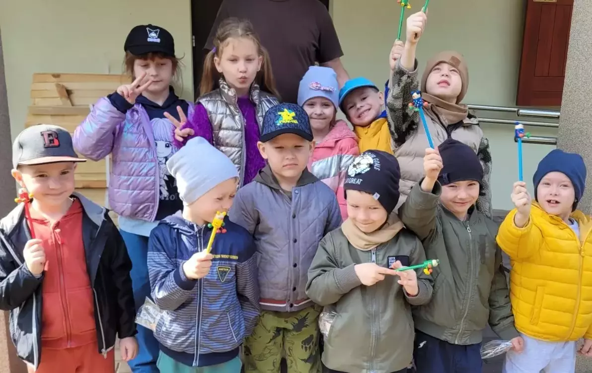 Zdjęcie do Wizyta przedszkolak&oacute;w w Nadleśnictwie w Dąbr&oacute;wce