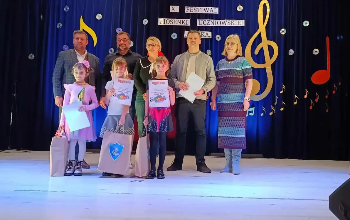 Zdjęcie do Marcelina Bastek z klasy II z sukcesem na XI Festiwalu Piosenki Uczniowskiej!   