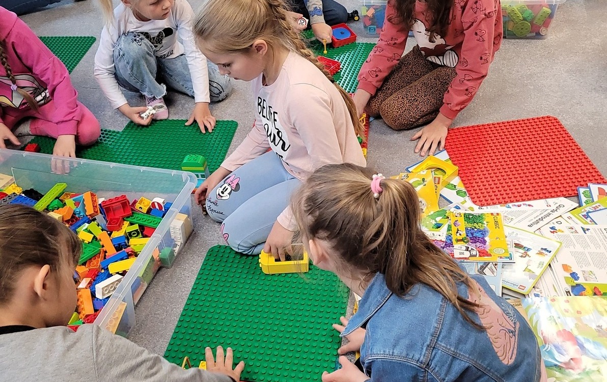 Zdjęcie do Wizyta oddziału przedszkolnego oraz klas I-III w Multicentrum.